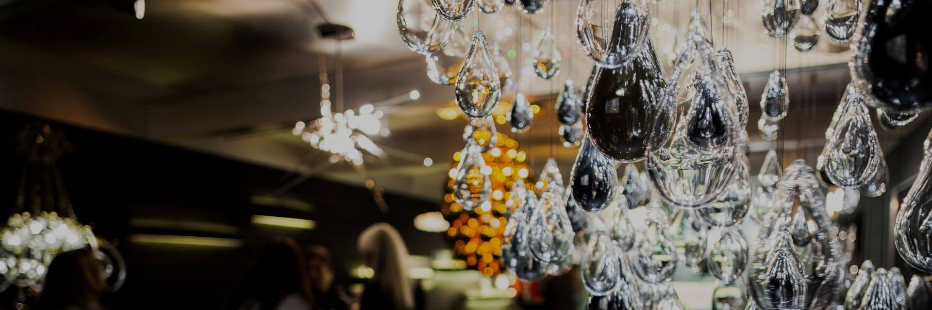 Arte suspensa para iluminar o seu espaço